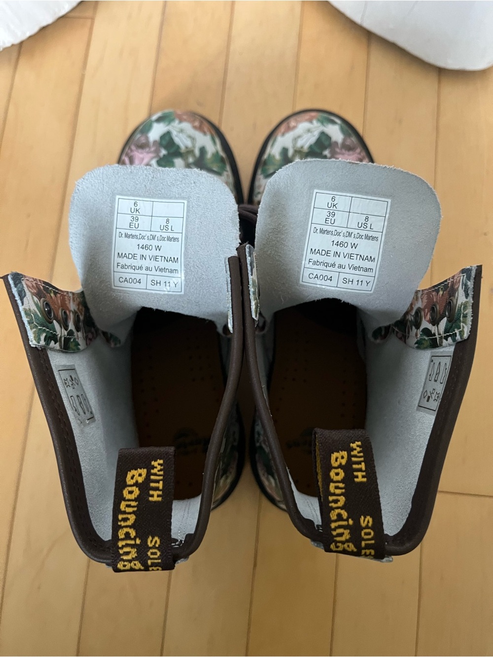 Dr. Martens English Garden 1460 Boots - Picture 7 of 9